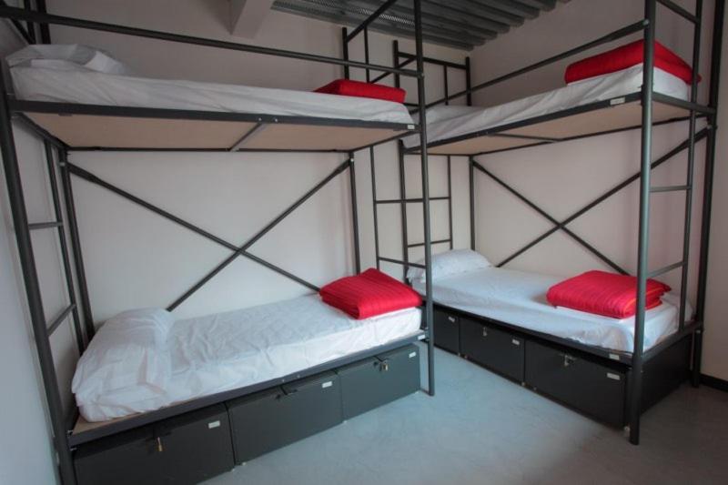 Traveller Box Hostel Sevilla Eksteriør bilde