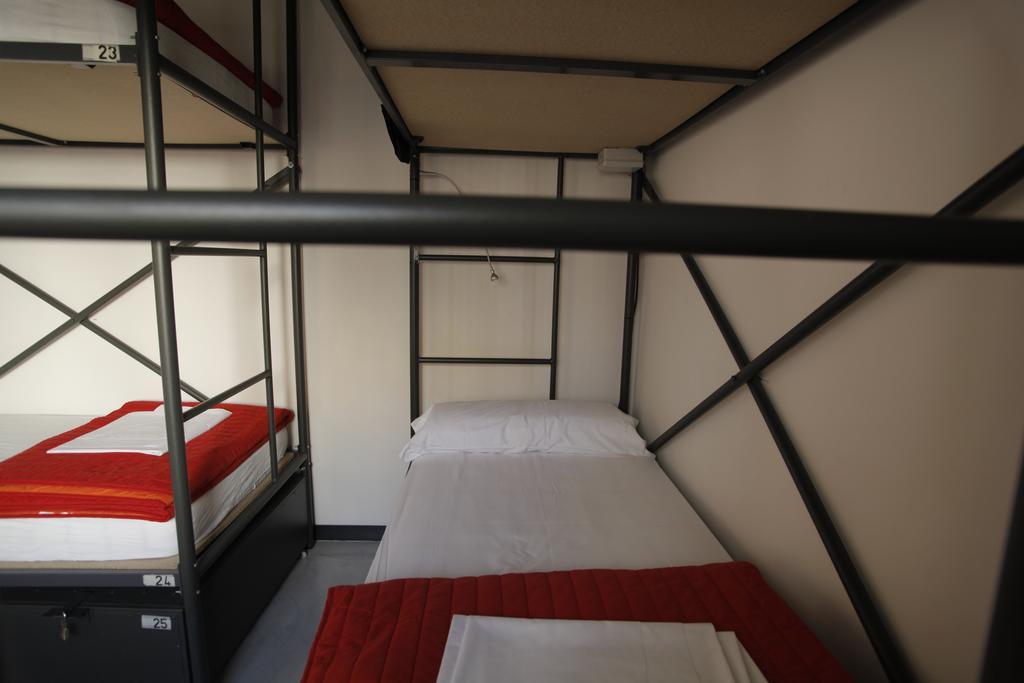 Traveller Box Hostel Sevilla Eksteriør bilde