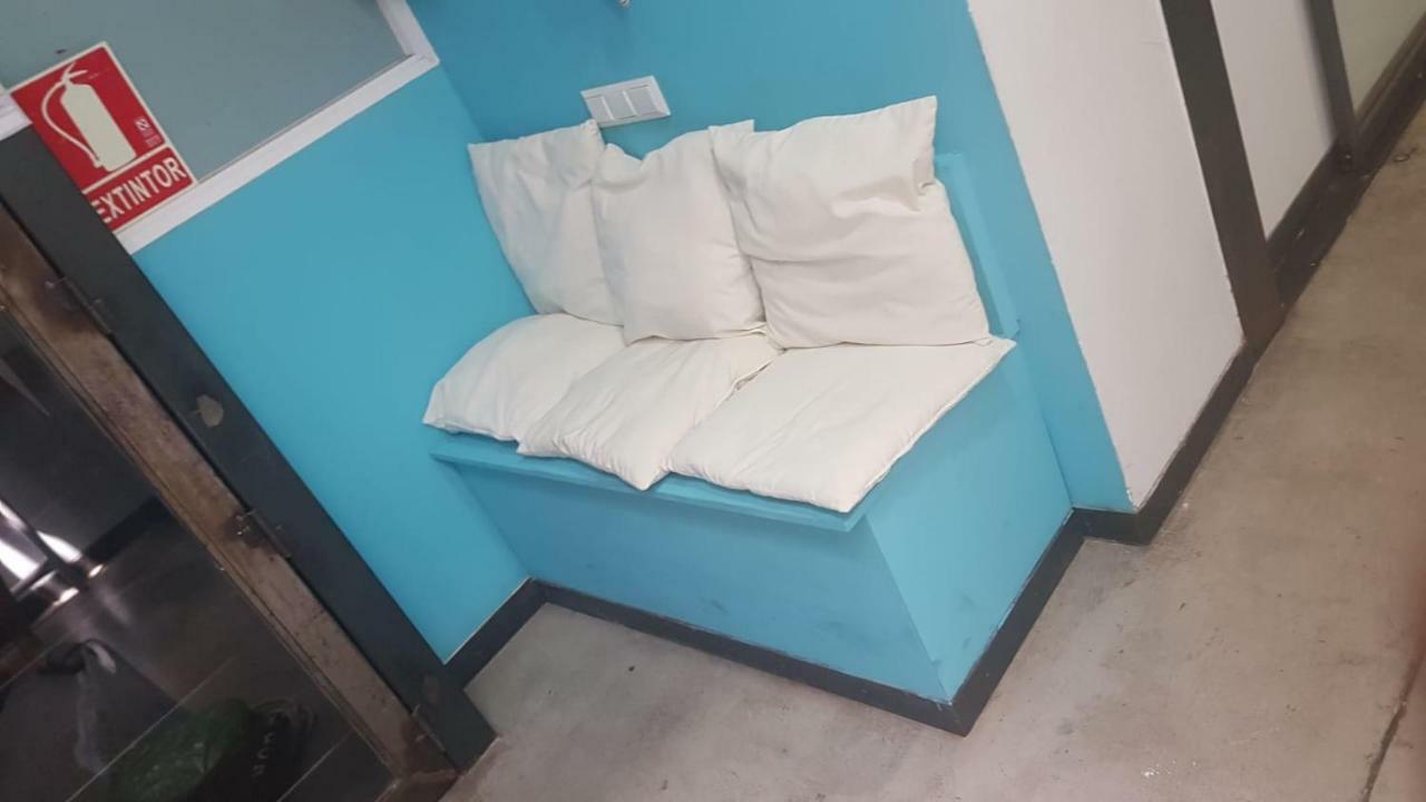 Traveller Box Hostel Sevilla Eksteriør bilde